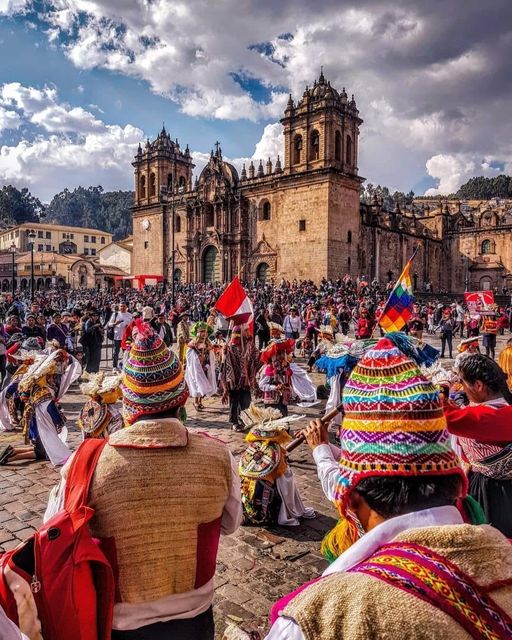 Cusco market and Andean textiles